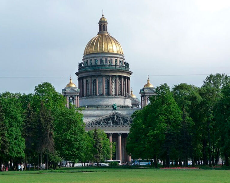 Catedral de Santo Isaac, em São Petersburgo, Rússia