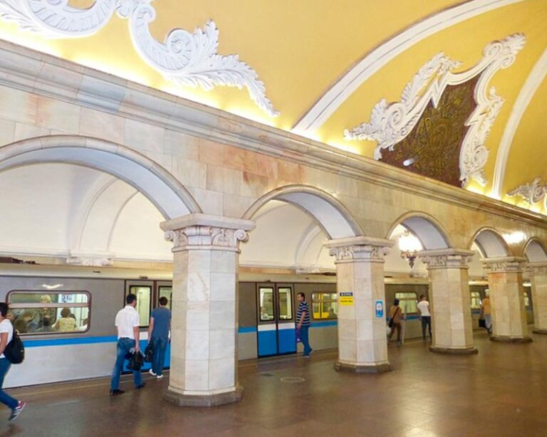 metrô Komsomolskaya em Moscou, Rússia